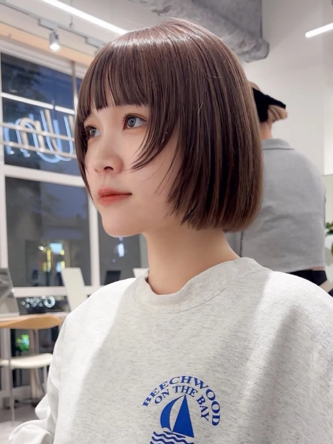 耳下鮑伯短髮推薦3：厚實迷你鮑伯
