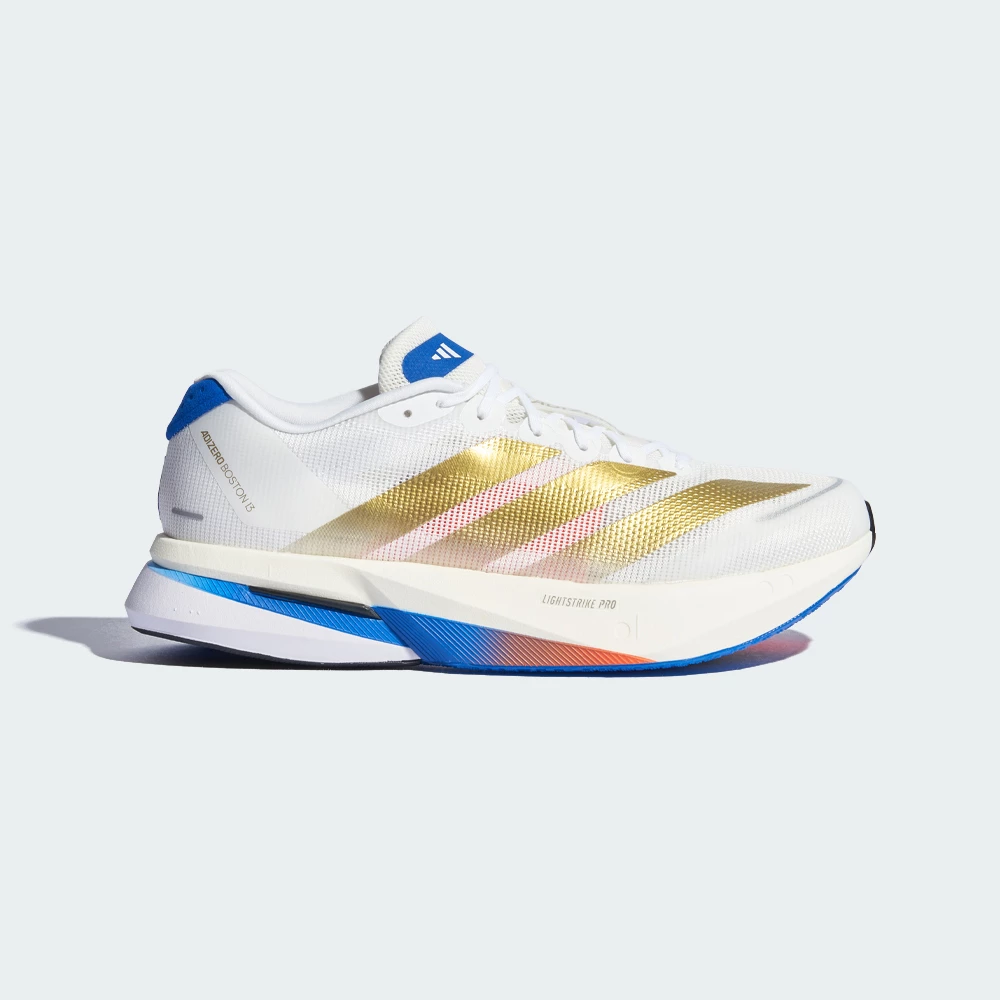 如果平常有在做節奏跑或間歇訓練，跑鞋的回彈與推進力就會特別有感。Adizero Boston 13 延續Adizero系列一貫的速度基因，中底結合Lightstrike與Lightstrike Pro，透氣網布鞋面維持輕量，同時透過中足鎖定設計穩住腳部。