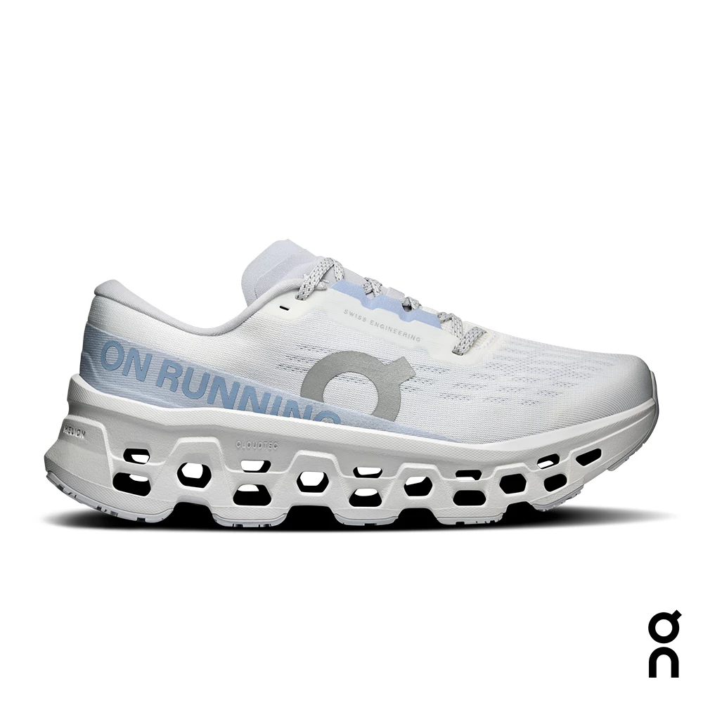 有些跑鞋主打厚底緩震，但少了路感；有些則強調速度，又容易讓雙腳疲勞。On這雙Cloudmonster 3跑鞋，試圖把兩件事放在同一雙鞋裡。三層CloudTec鞋底帶來柔軟落地感，同時保留清晰回饋，跑起來腳步很有節奏。