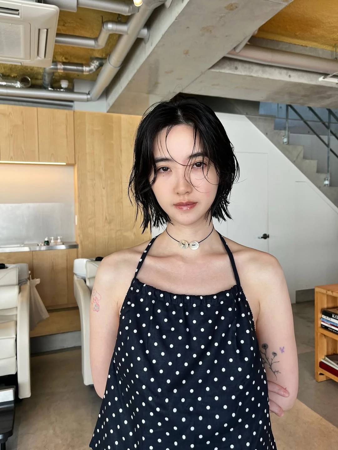 減齡中分短髮推薦3:輕盈貓剪