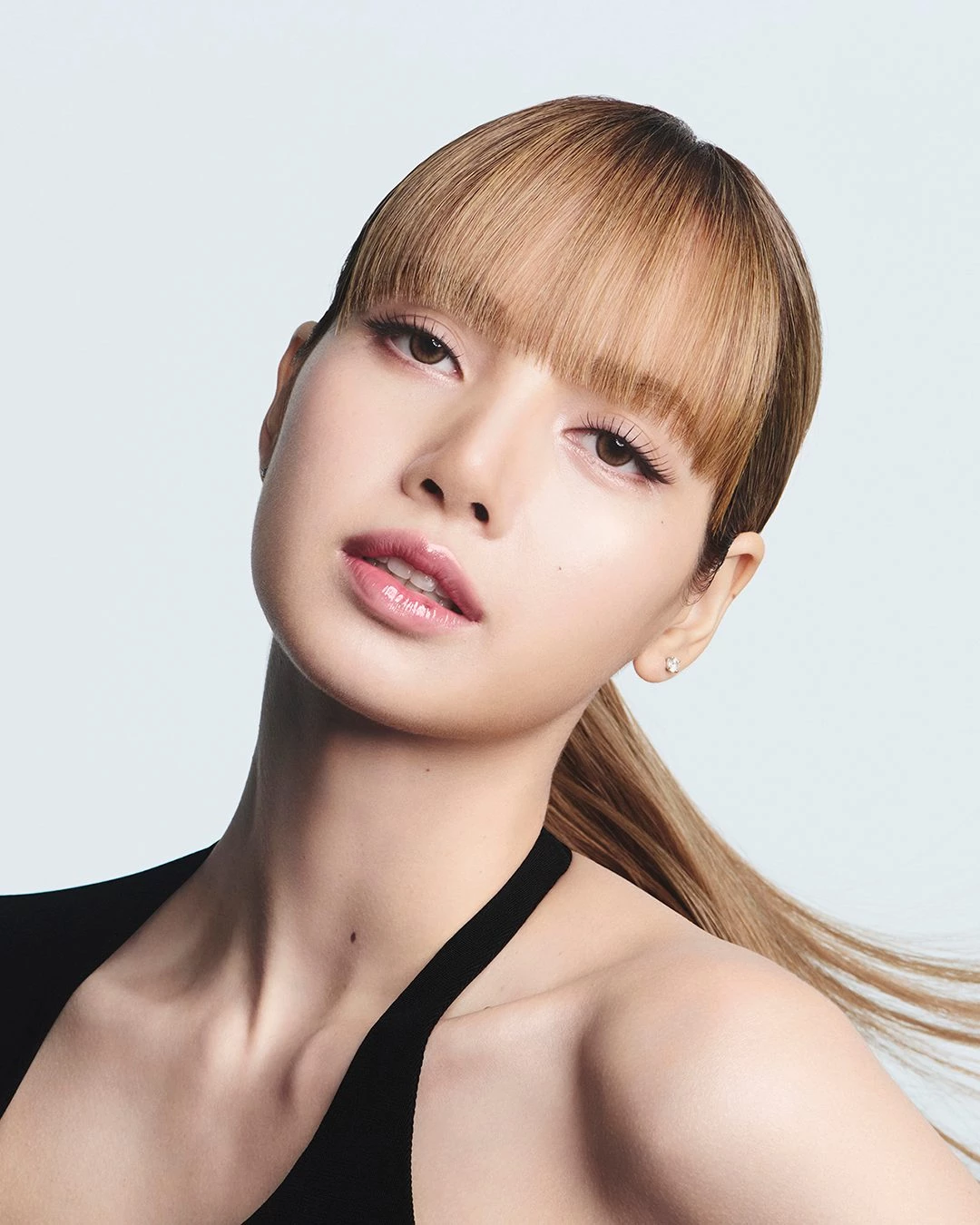 Lisa聯手安海瑟薇接任資生堂全球代言人