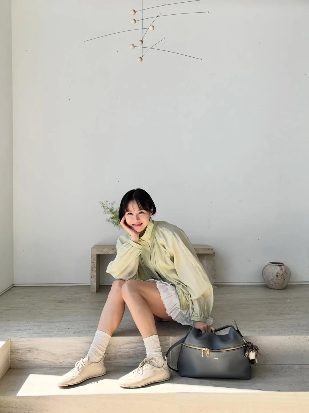 孫藝珍美背訓練動作5:徒手划船