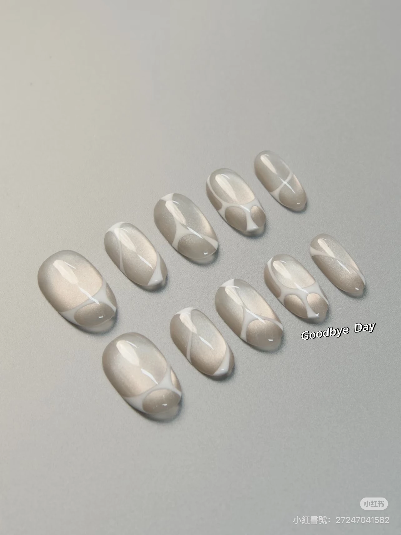 白色玻璃珠貓眼美甲推薦2：個性石紋