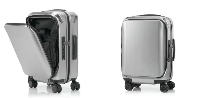 如果要用一句話形容這個系列，我會說它把Samsonite一向擅長的「克制」做得更成熟。流暢的弧形護角讓箱身線條看起來俐落，金屬拉絲外殼在實際使用時很加分，刮痕不會被放大，反而被光影自然吃掉。