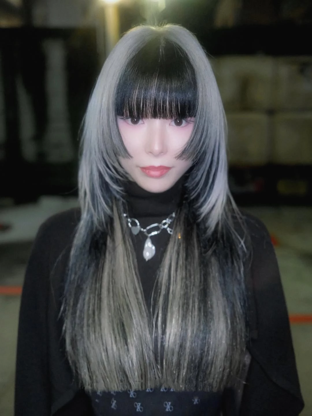 灰色頭髮造型推薦15：公主切區塊染