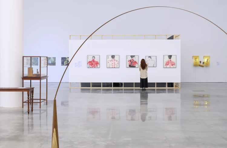 中美館《熱暑人》展覽室C，子題「高溫塑形」。攝影：卓杜信XhinMania。圖片提供：臺中市立美術館。
