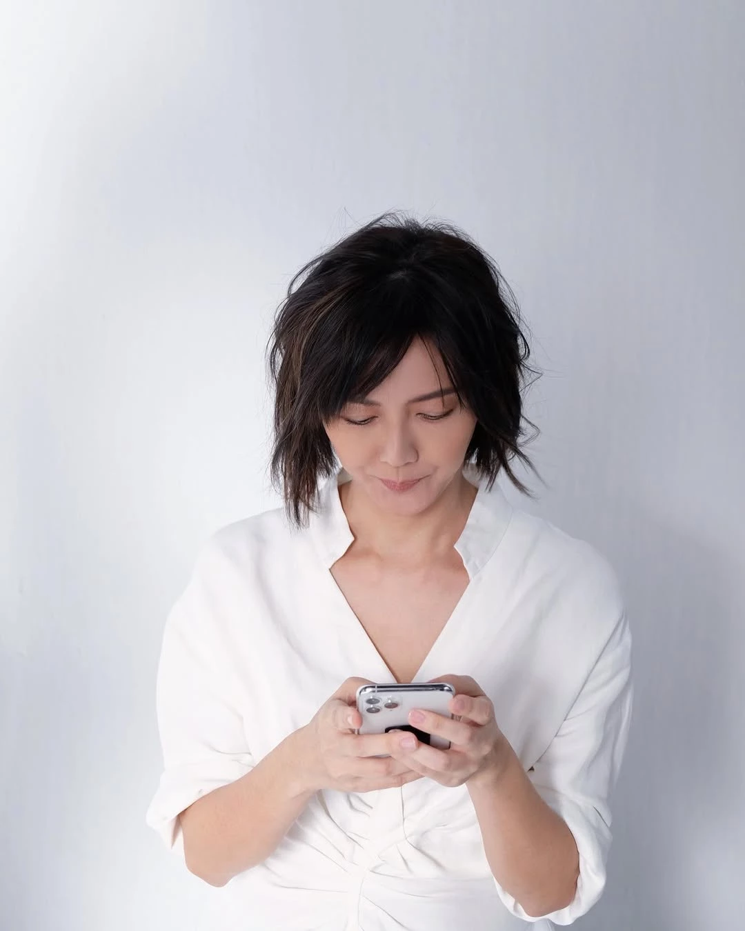 孫燕姿減齡短髮推薦5：旁分紋理捲