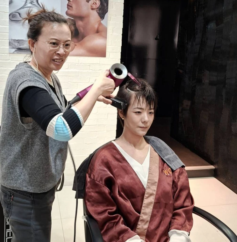 2007年由資深美髮代理龍頭肯邦國際打造的WOW salon