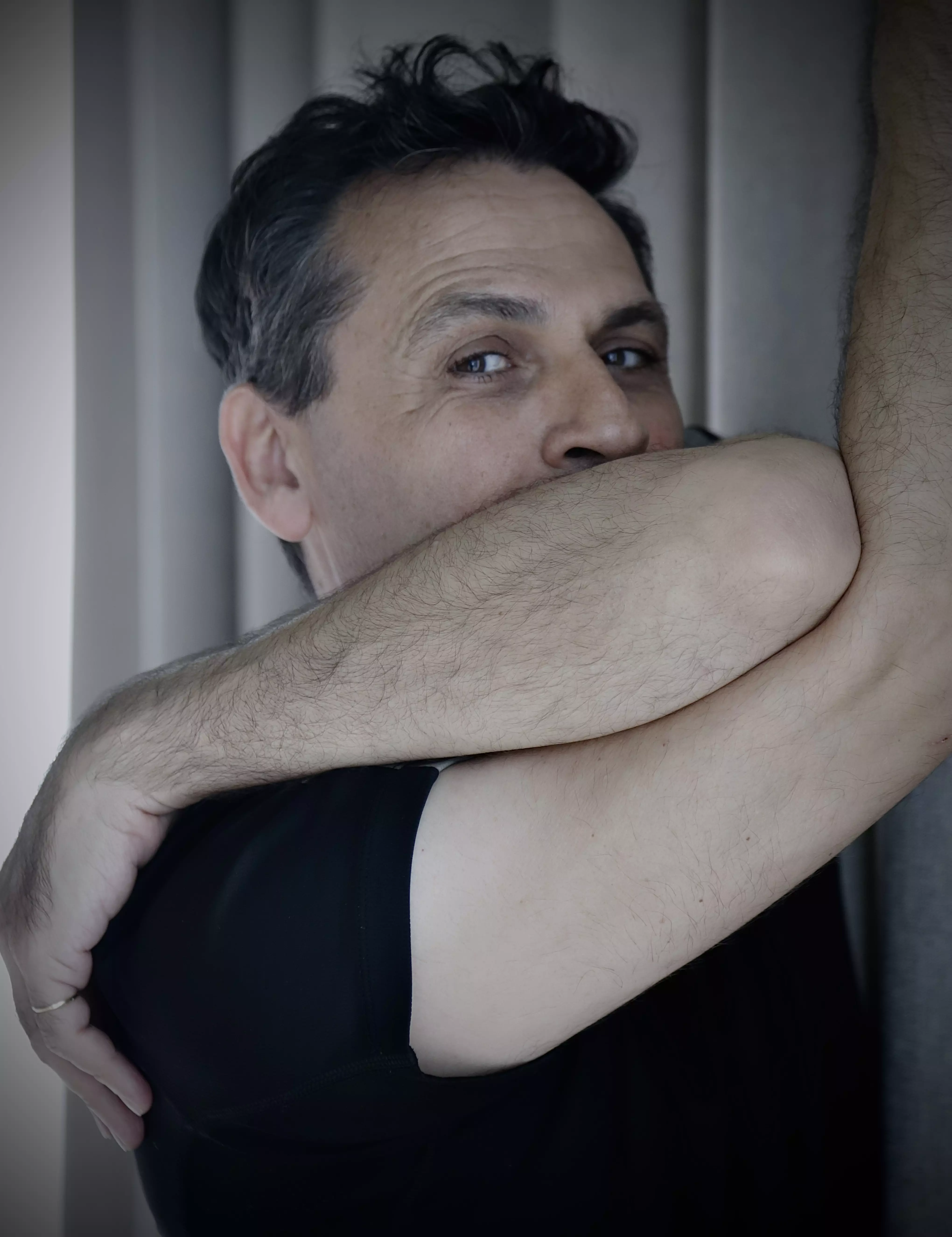 舞團彩排總監 Daphnis Kokkinos Photo Credit © _César Vayssié