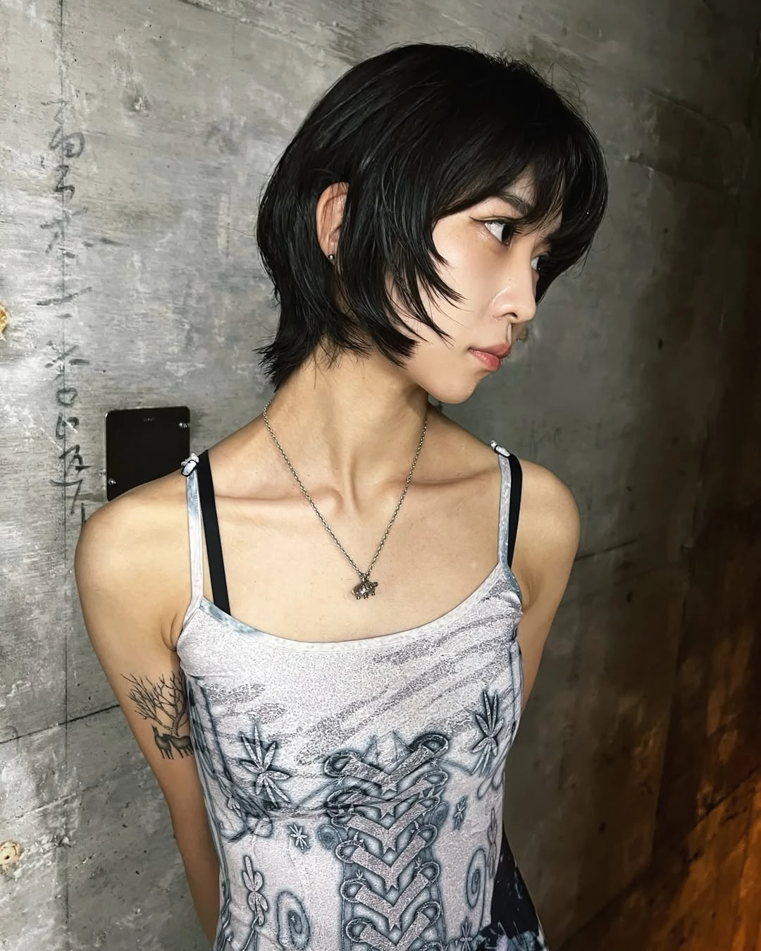 熟齡層次短髮推薦6:黑色層次鮑伯