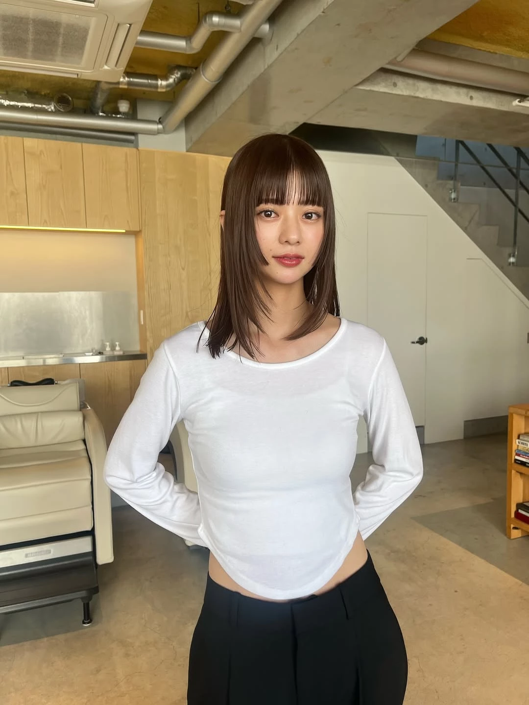 職場鎖骨剪髮型推薦10：直髮齊瀏海