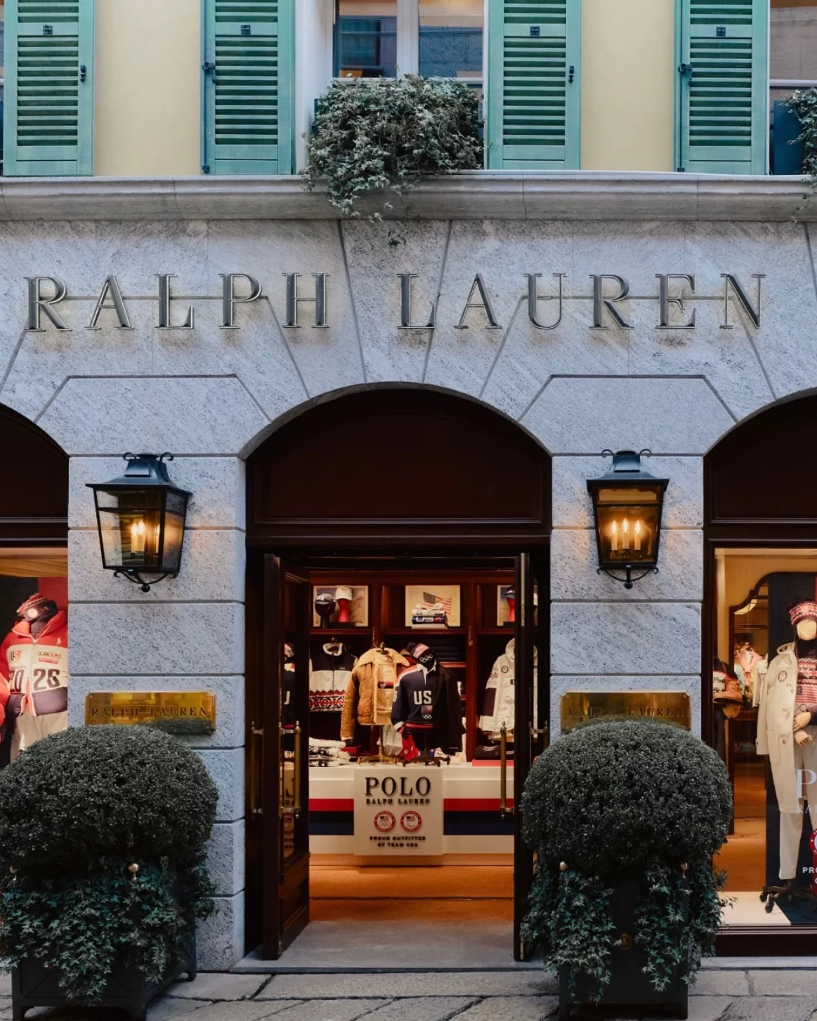 今年 TIME100 其他值得注意的重要人物還包括美國時裝品牌 Ralph Lauren 同名創辦人、從演藝人員成功轉型為設計師的維多莉亞·貝克漢(Victoria Beckham)、美國花式滑冰選手劉美賢(Alysa Liu)、美國滑雪與單板名將 Chloe Kim、女子冰球名將 Hilary Knight、教宗良十四世(Pope Leo XIV)、Google 執行長皮查伊以外的科技新焦點人物如英特爾執行長陳立武(Lip-Bu Tan)...等。
