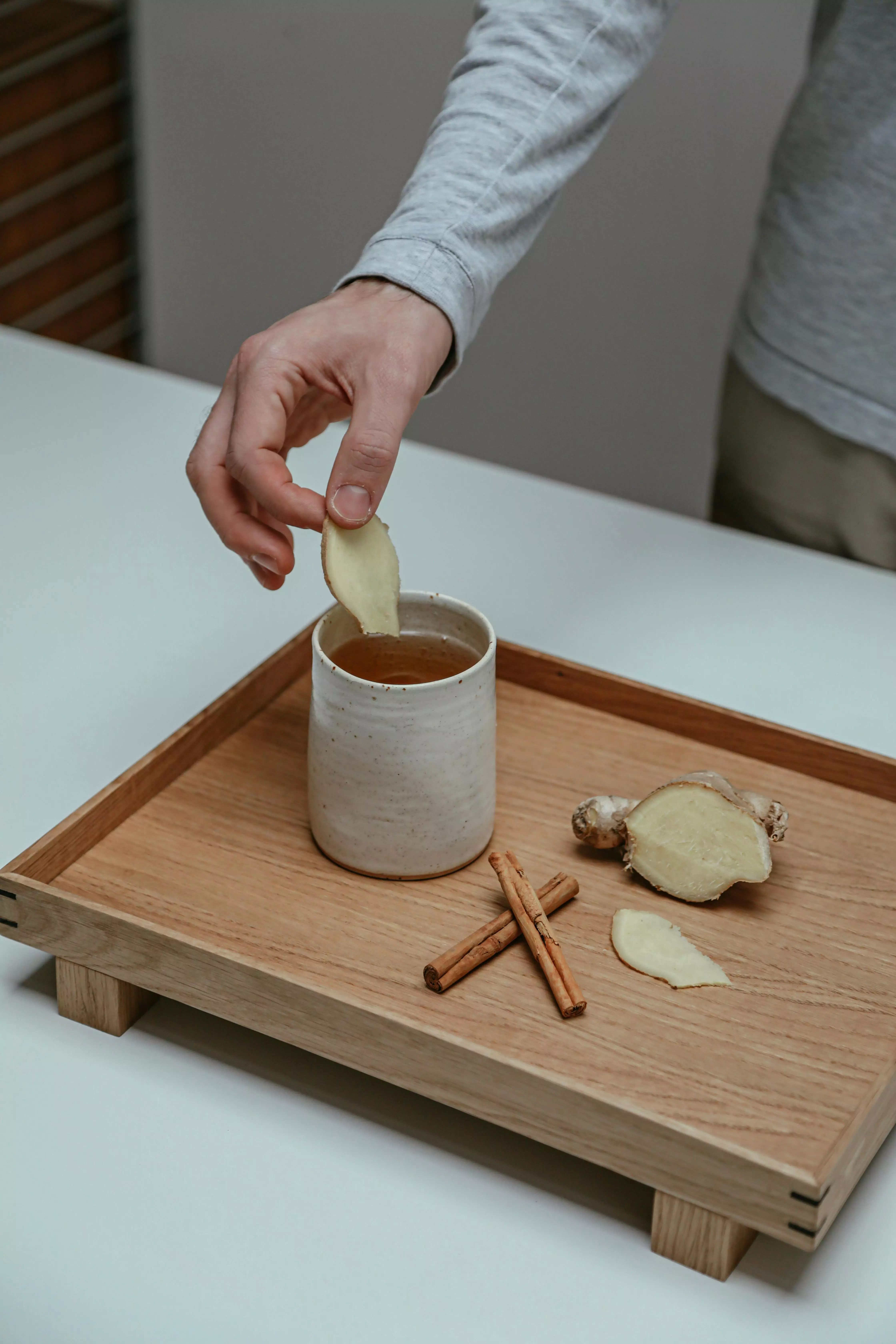 湯唯身材維持養生秘訣3：自製蘋果薑茶