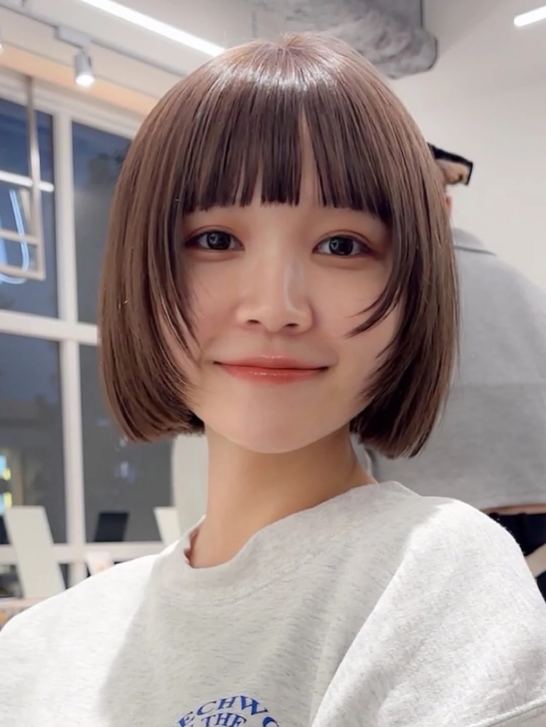 棕色短髮推薦2：迷你鮑伯