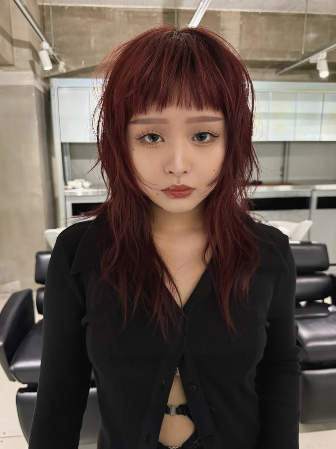 紅色頭髮造型推薦13：紋理捲鯔魚頭