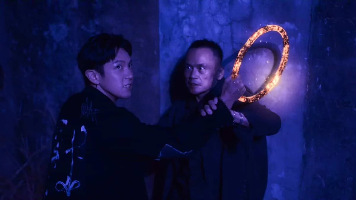 許多粉絲也紛紛敲碗《乩身》的第二季，儘管 Netflix 目前還沒正式宣布將拍攝《乩身》第二季，但是第一季也留下不少伏筆，韓杰經過一次又一次的選擇與贖罪後，已經完成一段主要任務，卻沒有把整個神魔世界觀徹底收乾淨，反而讓主角的乩身宿命、背後更高層級的邪惡力量，以及人神鬼三界的衝突也都還保留延伸可能，都讓人期待能早日聽到《乩身》續作的好消息。