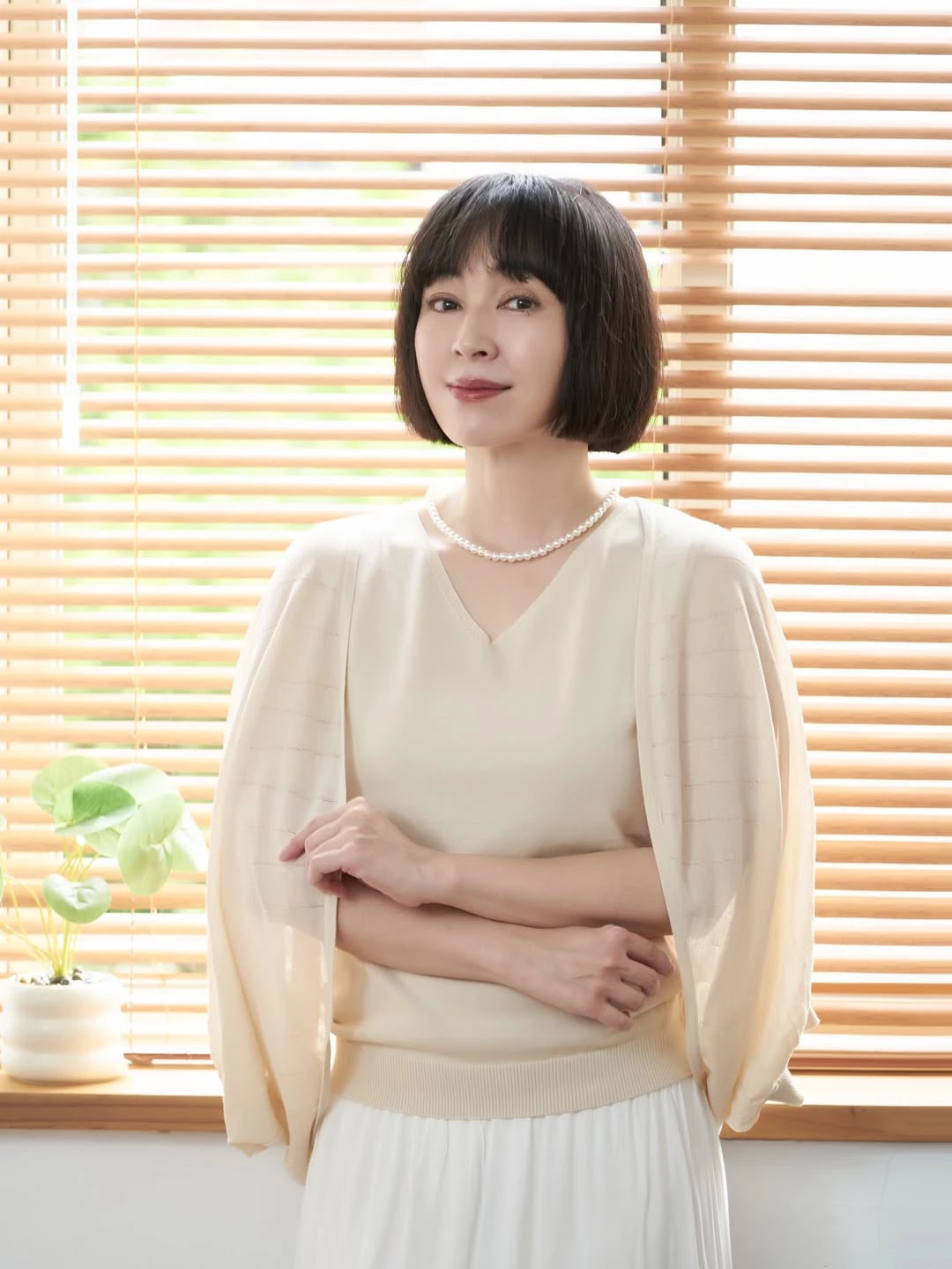 50歲蔡燦得減齡短髮不輸大學生！