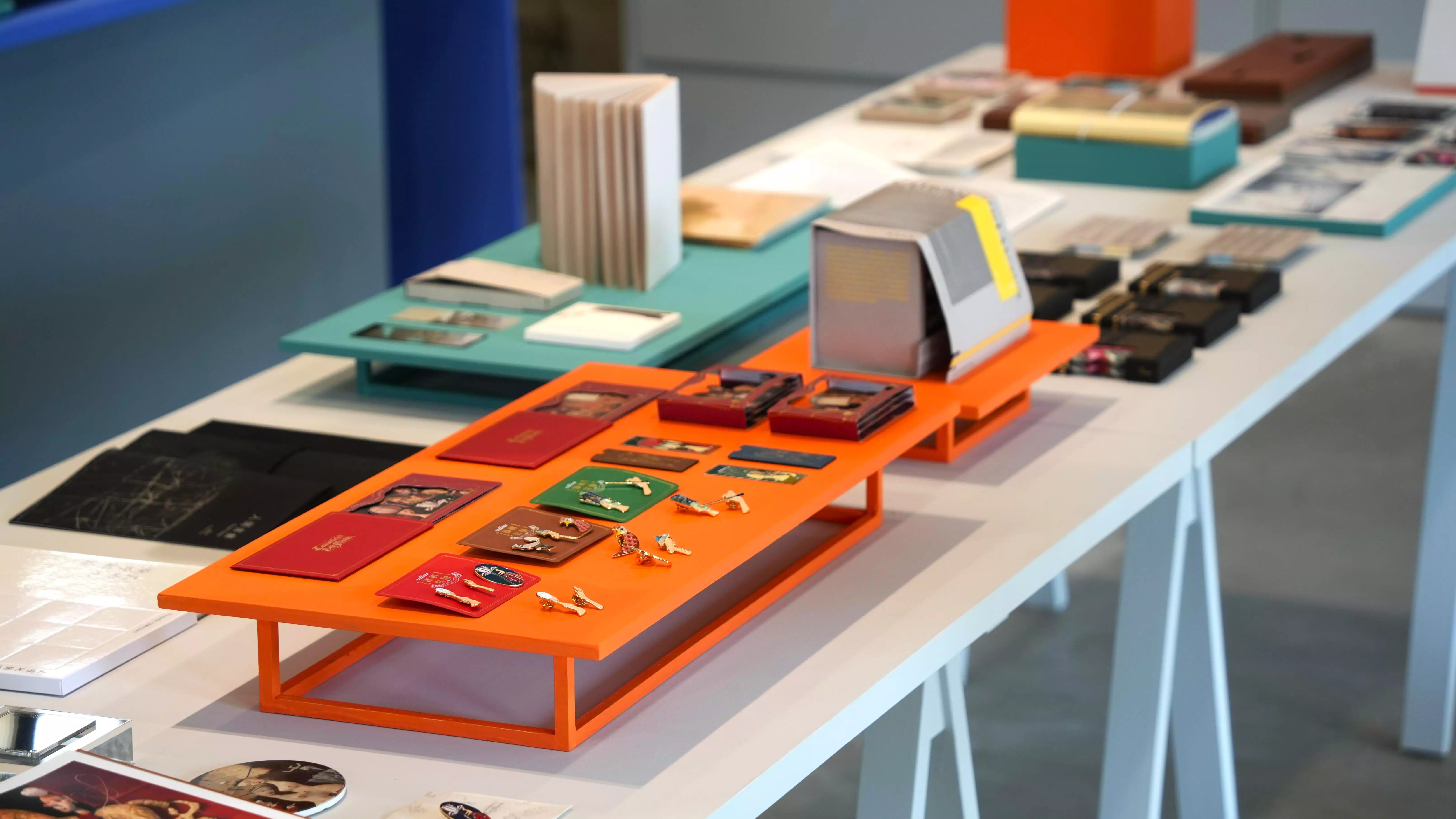 毓繡美術館 文創商店 展覽專刊展《翻頁》