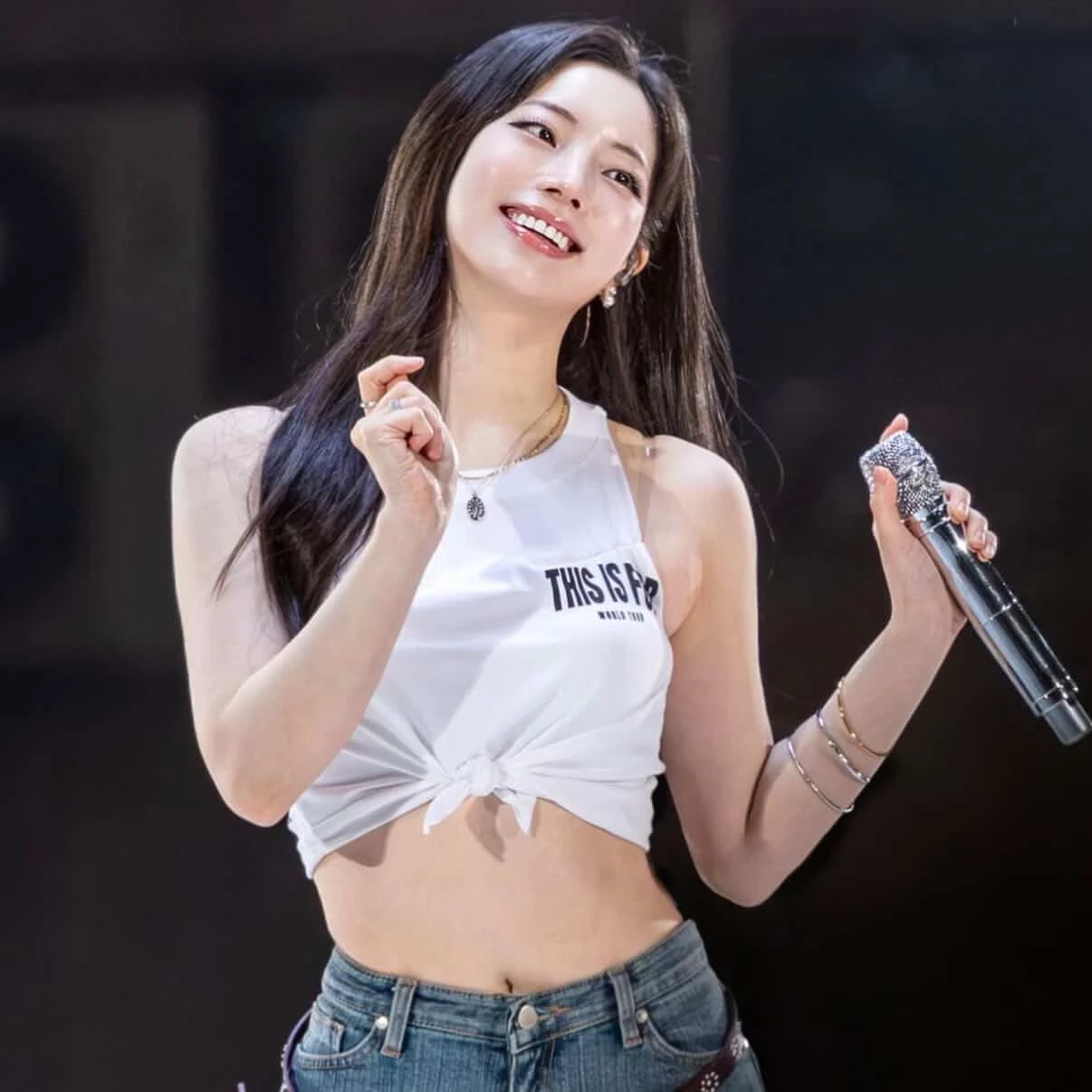 隨著演唱會即將到來，TWICE 所屬的 JYP 娛樂，近日突然發布聲明宣布多賢因為腳踝骨折，儘管她本人一直到最後一刻都希望能站上舞台，但最終決定聽從醫師建議好好養傷復原，因此確定無法出席本週的大巨蛋演出。