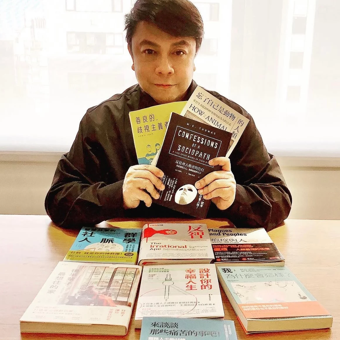 蔡康永金句5：“不是有了方向，才能邁出第一步；而是邁出了第一步，才算有了方向。”