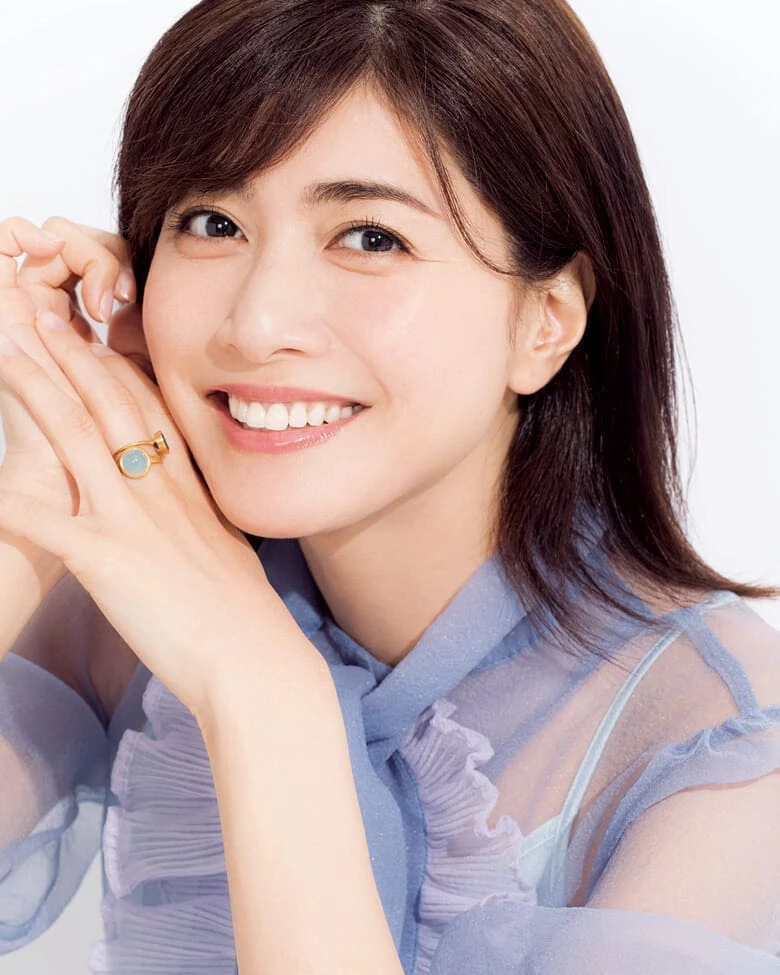 內田有紀短髮造型看不出50歲！