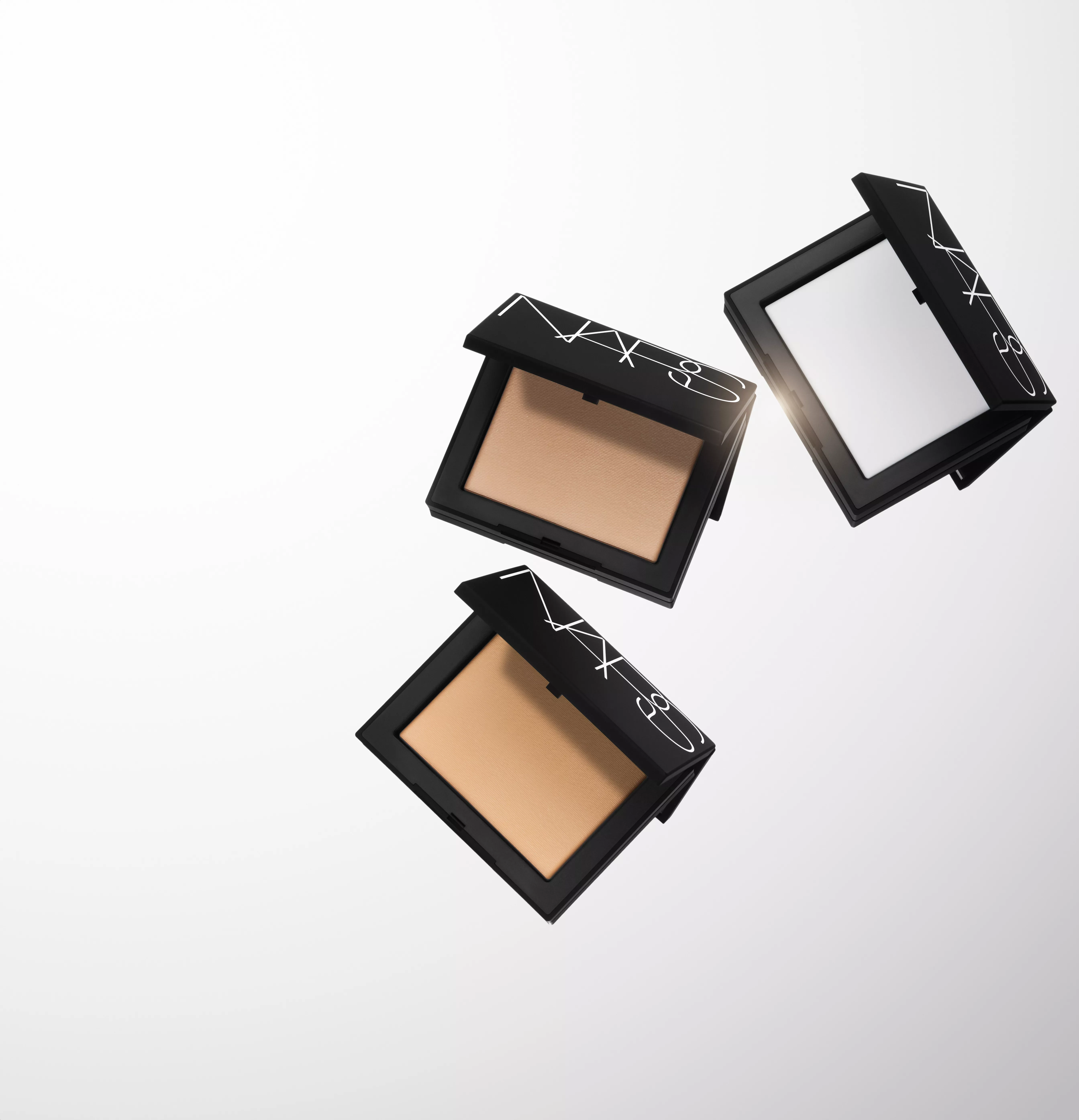 NARS 裸光蜜粉餅,NT$1,650