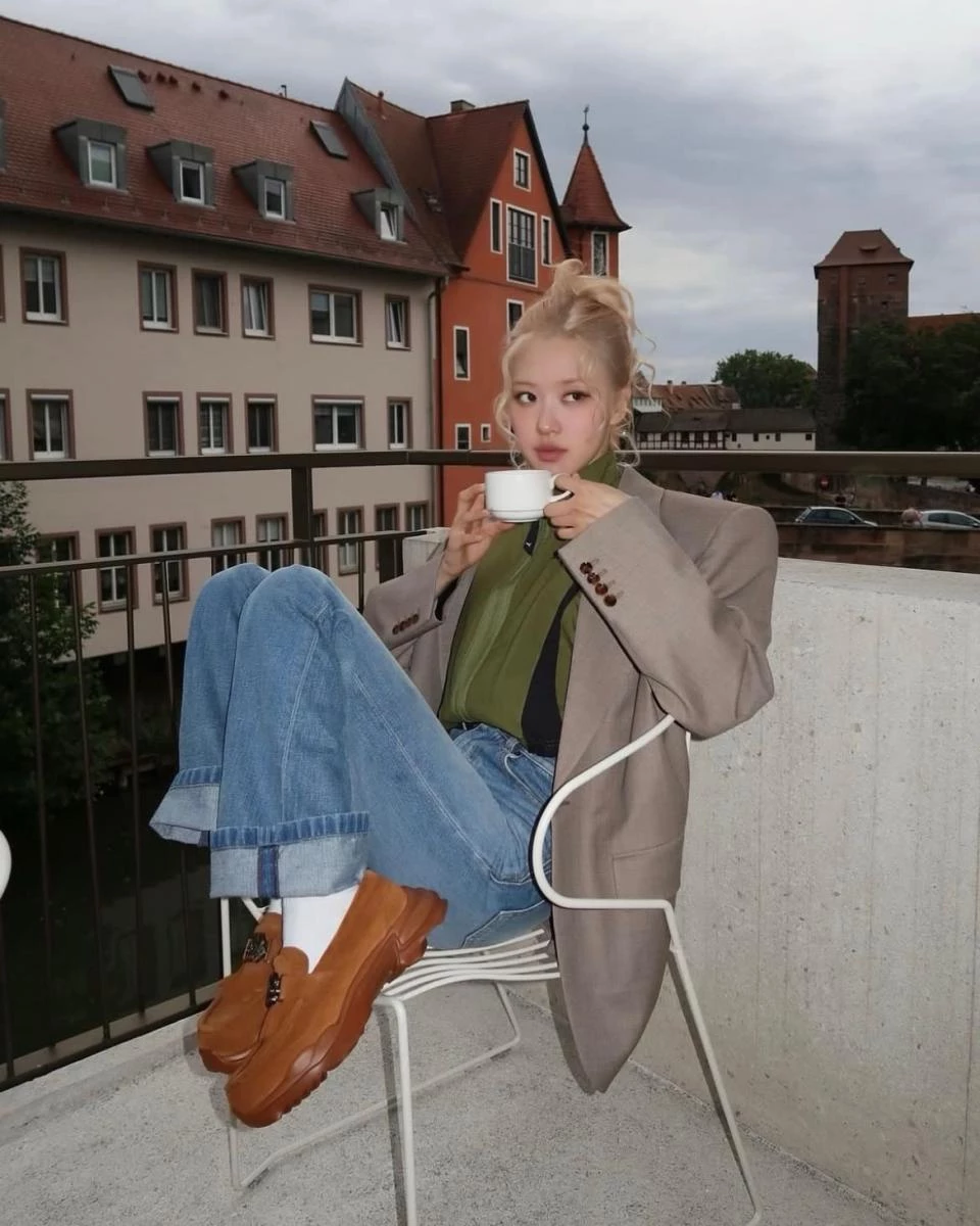 Rosé 正能量語錄 6：「不要輕易放棄，因為驚喜總是悄無聲息地到來。」