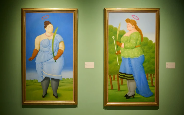 《圓潤的魔法:波特羅特展》:當誇張比例成為權力隱喻
