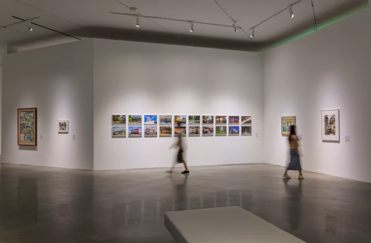 中美館《大肚之盟》展覽室E，子題「河川．街道．膠彩」。攝影：三月影像。圖片提供：臺中市立美術館。