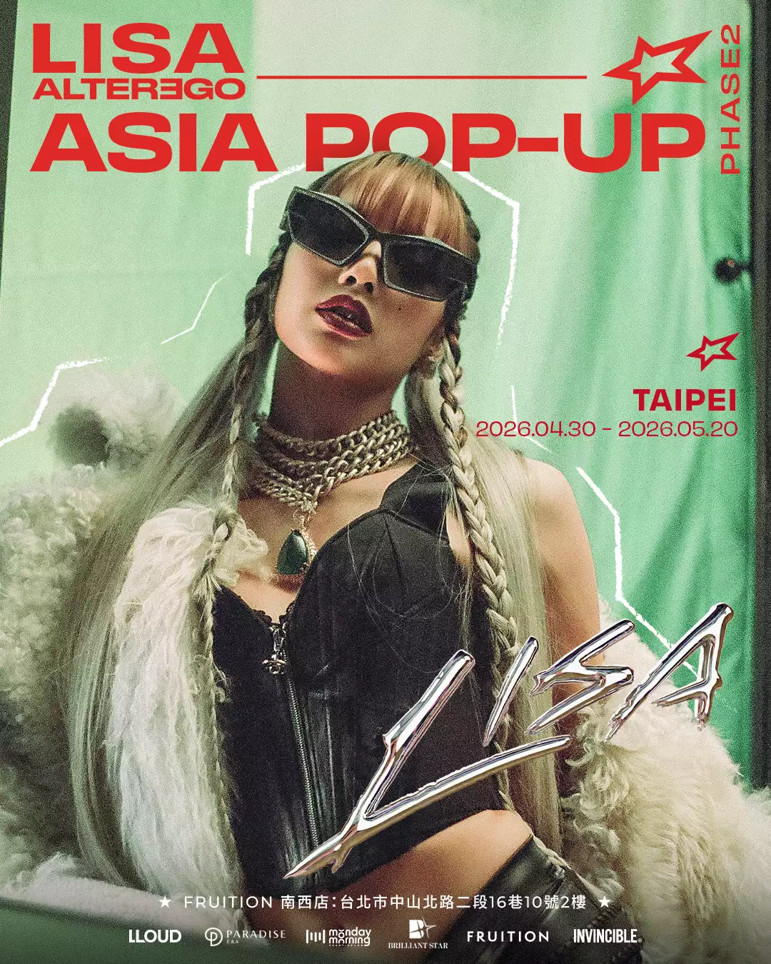 作為全球頂尖 K-pop 女子團體 BLACKPINK 的成員,Lisa 以饒舌歌手、歌手、舞者及演員等多重身份活躍於國際舞台,除了在團體活動取得巨大成功外,Lisa 以個人歌手身份交出的成績單也非常亮眼,不只是首位在 MTV 音樂錄影帶大獎(VMA)與 MTV 歐洲音樂獎(EMA)中獲獎的 K-pop 個人歌手,2025年 2 月發行的首張個人專輯《Alter Ego》,更在發行首週即位居告示牌(Billboard)二百大專輯榜第 7 名,並空降專輯銷量榜冠軍。