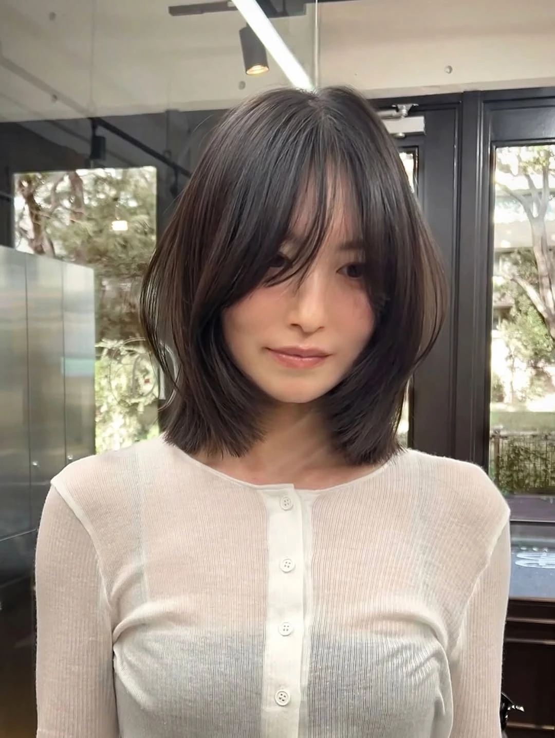 減齡中分短髮推薦1:層次鮑伯
