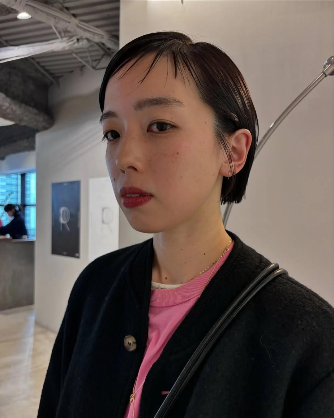眉上瀏海短髮推薦6：鬚鬚瀏海日系短髮