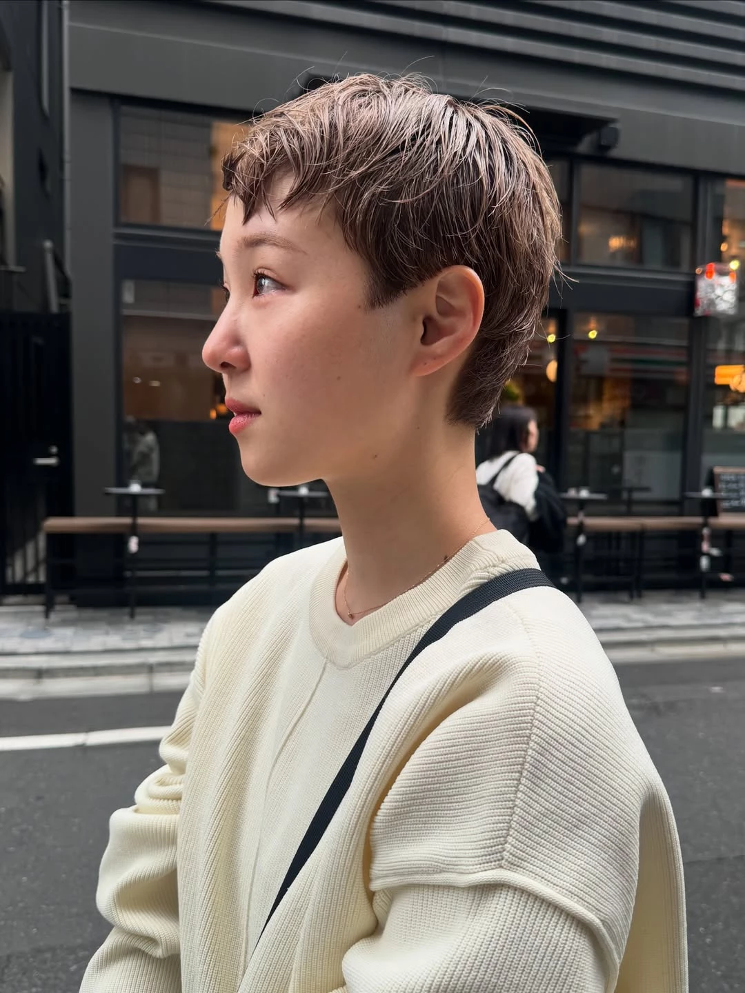 眉上瀏海短髮推薦3：碎蓋極短髮