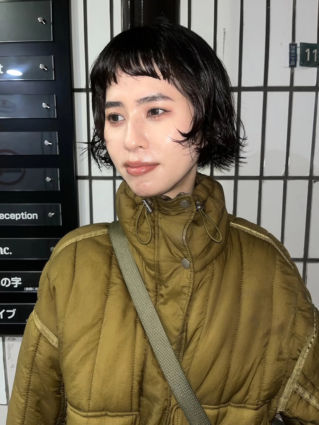 眉上瀏海短髮推薦2：微卷鮑伯