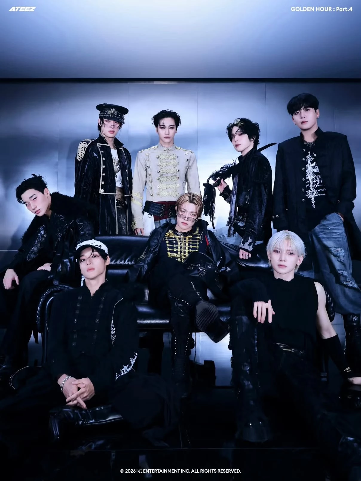 ATEEZ 成員出道前曾以 KQ Fellaz 的名字活動,並一起經歷長時間練習、月末評價、海外訓練與出道準備,這段高壓又密集的練習生生活,讓成員之間建立起比普通朋友更深的依賴感,其中崔傘與鄭友榮更因為個性上有很強的互補與默契,讓他們從練習生時期便成為超級死黨。