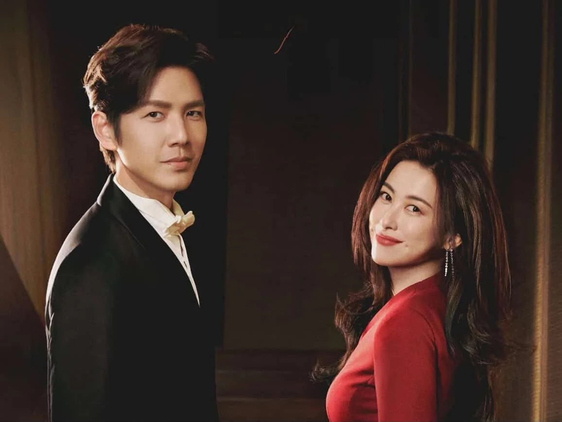 鍾漢良近日再次靠著《蜜語紀》重登收視王寶座，鐘漢良飾演飯店經理人紀封，與朱珠飾演的許蜜語在婚姻破局、職場重啟與人生逆襲中，經過相處而逐漸產生情誼，《蜜語紀》不走浪漫甜寵路線，而是靠著寫實的劇情與充滿共鳴的台詞，讓他在一群新生代男神主宰的陸劇市場中殺出一條無可被取代的血路。