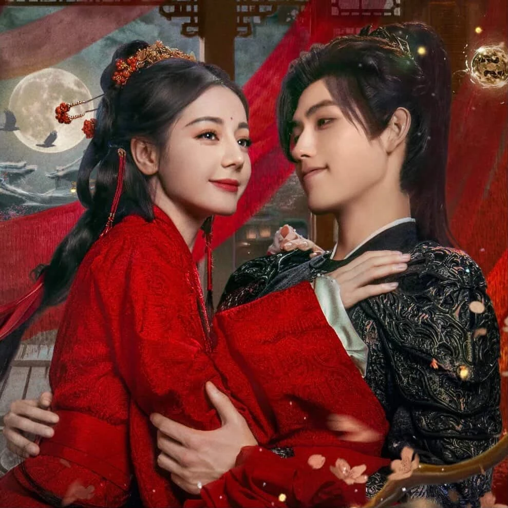 陳飛宇今年靠著與迪麗熱巴主演的《白日提燈》再次登上熱搜，《白日提燈》劇情講述維持少女容貌、卻已活了數百年的鬼王賀思慕，在覓食時遇見少年將軍段胥，兩人從互相試探，到逐步理解彼此背負的孤獨、秘密與執念，最終展開一段危險又浪漫的愛戀。陳飛宇飾演的將軍不只兼具少年感與神秘感，再次擊殺無數的少女心。