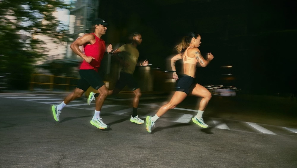 近一兩年來，如果你留意社群，很難不發現一件事：跑步真的回來了。從城市跑團、週末馬拉松，到社群平台上的跑步紀錄分享，越來越多人把跑步變成生活節奏的一部分。研究也指出，全球已有超過6億人參與跑步活動，甚至有近2,000萬人是在近幾年才開始跑步的新手。