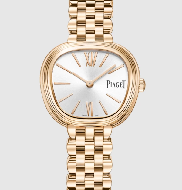 細膩的玫瑰金，展現出如絲綢般柔軟的奢華質感，散發著溫潤而洗練的光澤。這不僅是一款精準時計，更是一件體現Puaget「黃金工藝」精髓的頂級珠寶，完美詮釋了經典與現代感性交織的迷人風範。（商品價格約：NTD 1,070,000）