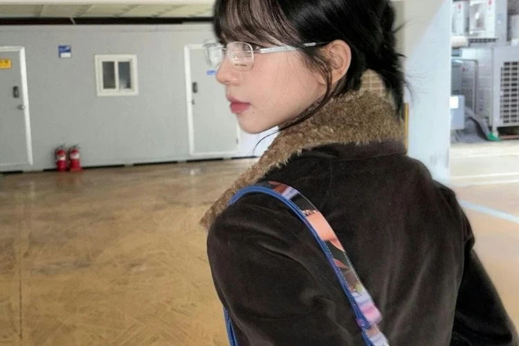 張員瑛、Karina都在戴!2026無框眼鏡挑選指南+配戴禁忌一次看