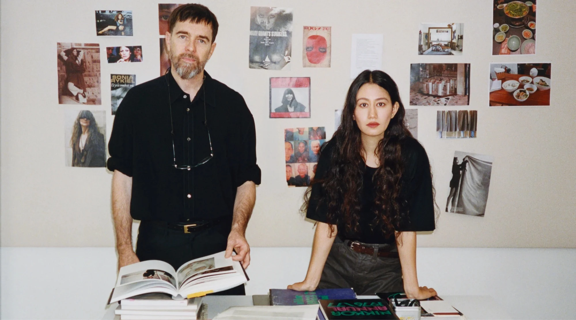 Christophe Lemaire曾於2000至2010年擔任Lacoste創意總監、2010至2014年任Hermès女裝藝術總監，2016年加入Fast Retailing出任巴黎R&D中心藝術總監，與Sarah-Linh Tran共同打造Uniqlo U。