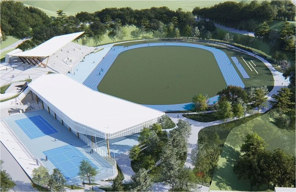 籌備多時，基隆市立田徑場即將於今年 6 月完工，9 月啟動試營運。這裡承載著許多在地人從小跑到大的運動記憶，如今迎來嶄新蛻變。全新的藍色跑道成為一大亮點，並升級為國際賽事等級。啟用後將維持 24 小時「免費開放」，讓市民自由使用。此外，室內風雨操場與網球場也將持續規劃建置，未來將成為運動愛好者最喜愛造訪的場地之一。