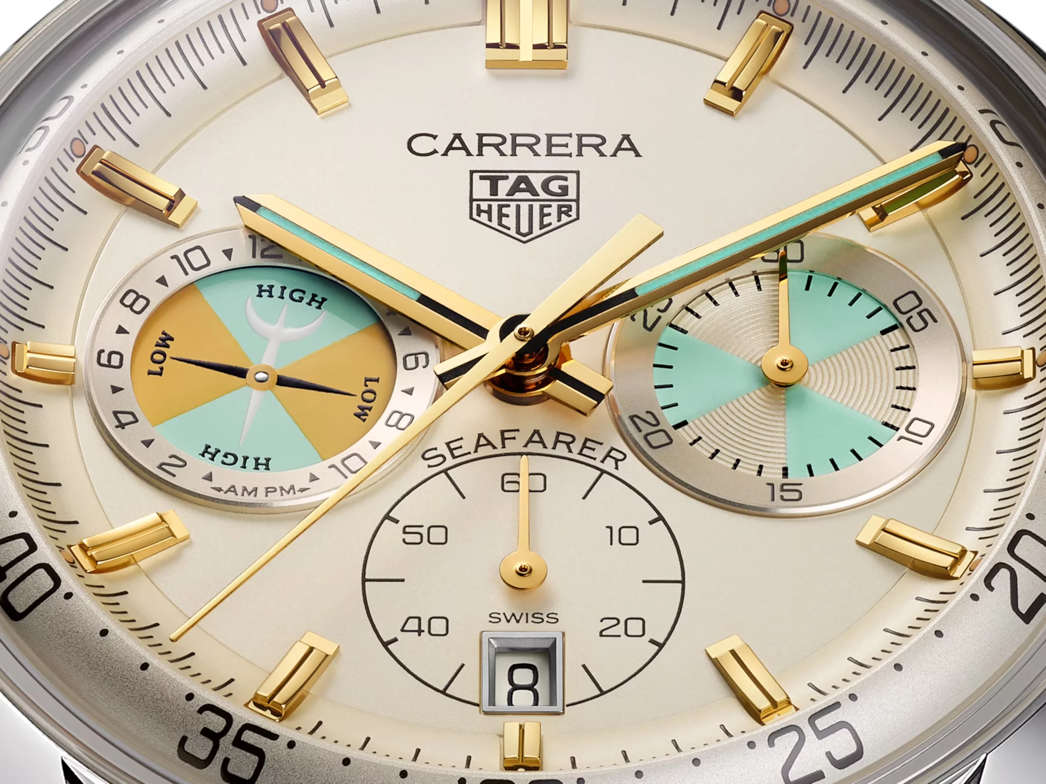 延續 Carrera 系列一貫的計時基因,Seafarer 在面盤上配置多個功能副盤,並透過不同色塊進行清楚區隔,使各項資訊能被快速辨識。整體佈局講求秩序與比例,即使元素相對豐富,視覺上仍維持清晰,不會產生閱讀壓力。這種設計思維源自 Carrera 系列自1960年代以來對「易讀性」的重視,也是其長期受到市場青睞的核心原因之一。 在操作上,計時按把與錶冠的配置直覺,回饋感明確,即使是初次接觸機械計時腕錶的使用者,也能在短時間內掌握基本操作邏輯。功能性與使用門檻之間取得良好平衡,使這款腕錶在保有專業工具屬性的同時,也能貼近日常佩戴需求。