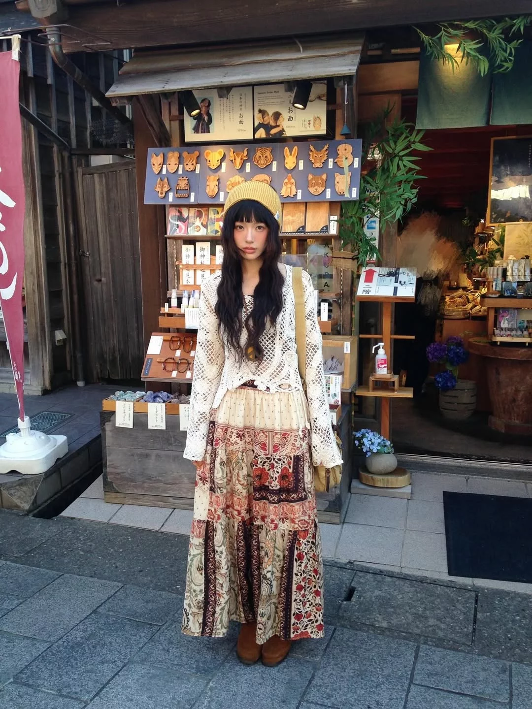Avail 可以說是日本年輕人心中的平價流行服飾寶藏店！品牌主打「用親民價格買到最新流行」，店內除了基本服飾外，也經常推出動漫、插畫家或與網紅聯名合作