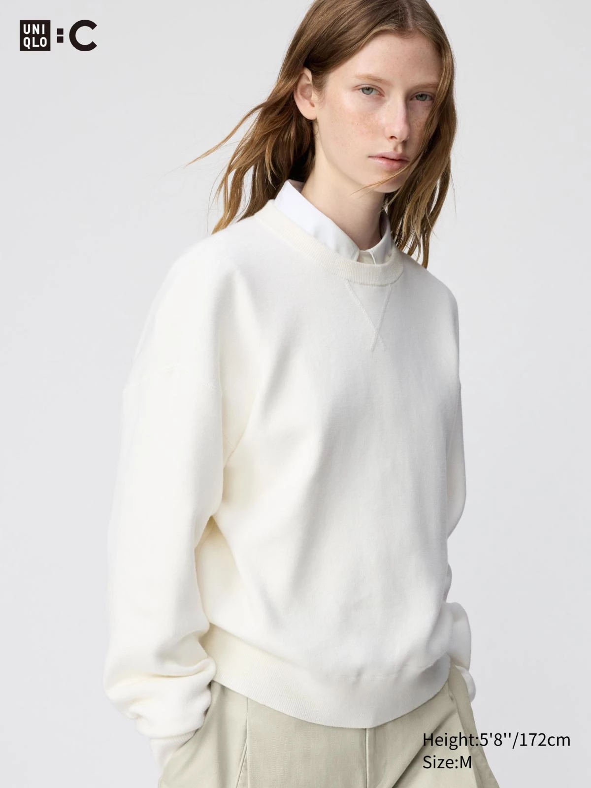 Uniqlo C 2026秋冬柔滑棉圓領針織衫，柔軟親膚的棉質針織，俐落圓領與合身版型，可單穿或當內搭疊穿。