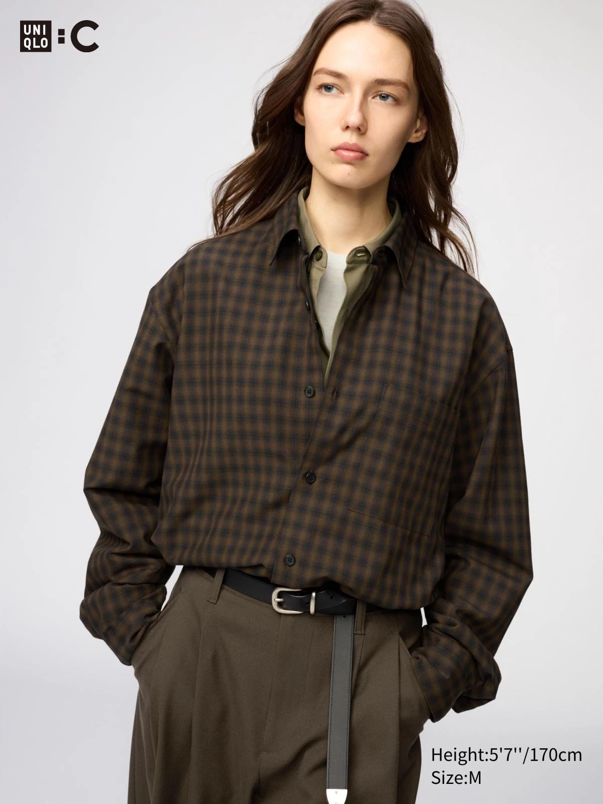 Uniqlo C 2026秋冬Easy Care柔軟休閒襯衫，免燙好整理的柔軟面料，俐落襯衫版型，通勤與日常穿搭都適合。