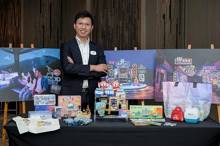 昂坪360銷售及營收總管 謝鈞宇表示，2025 年到訪人次較前年成長約 33%，顯見台灣旅客對昂坪360 的青睞。