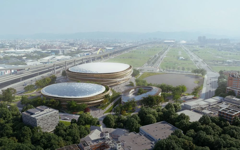 近年來，台中市重大建設持續推進，不僅帶動都市發展，也讓城市天際線與觀光版圖迎來全新面貌。從備受矚目的台中巨蛋、全台首座符合國際規格的國際足球運動休閒園區，到規劃逾 4 萬席、結合百貨商場與飯店的台中超巨蛋，以及由國際建築大師法蘭克．蓋瑞操刀設計的中國醫藥大學美術館，還有未來將成為台中第一高樓的惠國段 90 地號大樓，這些重量級建設正逐步改寫台中的城市樣貌。