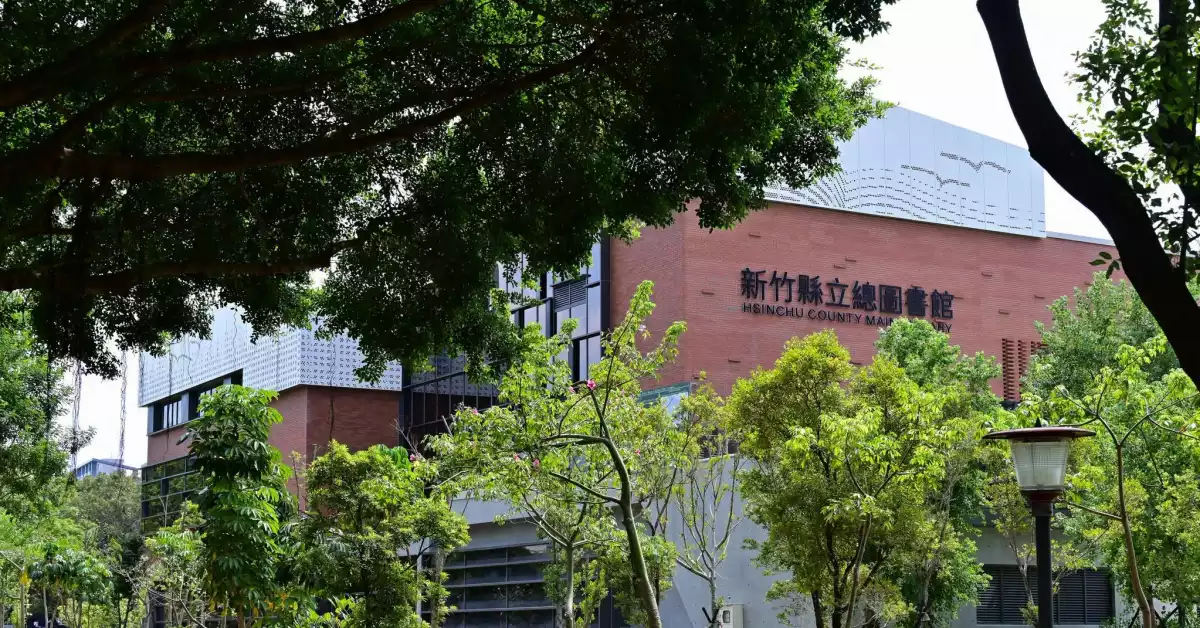 新竹「縣立總圖書館」即將啟用！串連竹北東興圳公園、未來美術館