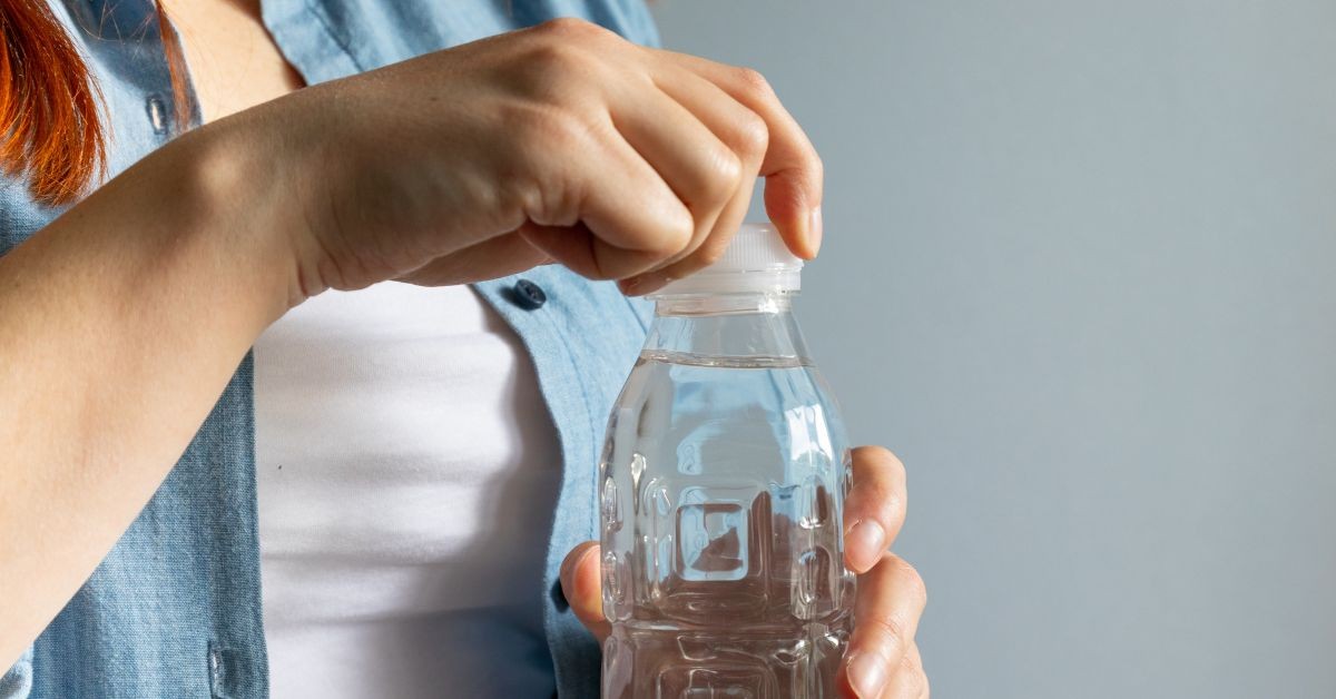 手沒力不只是老了！握力下降竟跟「5種慢性病＋失智風險」有關，醫師：超過40歲一定要開始練